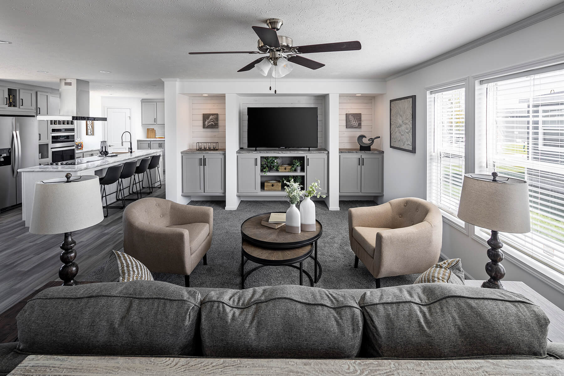 Odyssey 2856 005-living-room-2