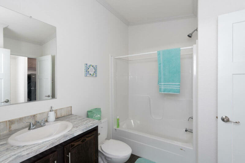Contemporary-CabinA700-[2023]-Bath