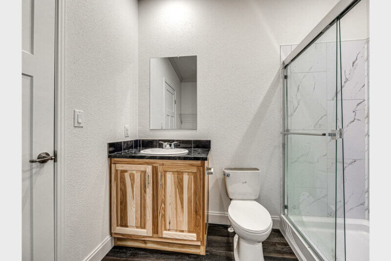 ContemporaryCabin-A700-Bath