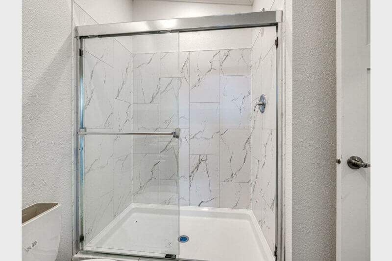 ContemporaryCabin-A700-Bath