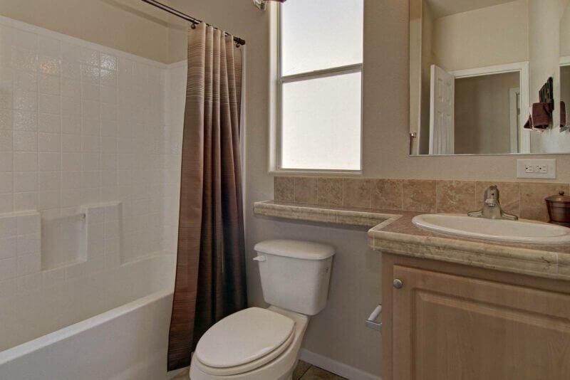 AF2444 bathroom-1600x1067