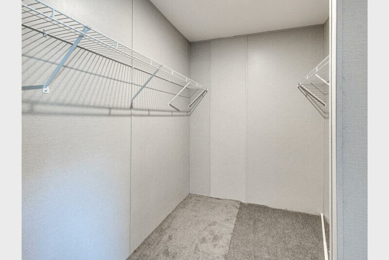 Prairie-Dune-8810-Primary-Closet