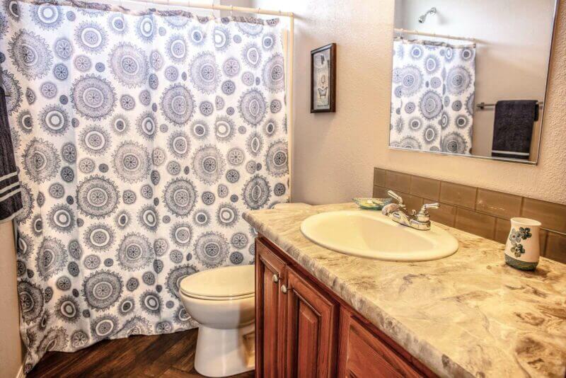 Skyliner-6634B-bath